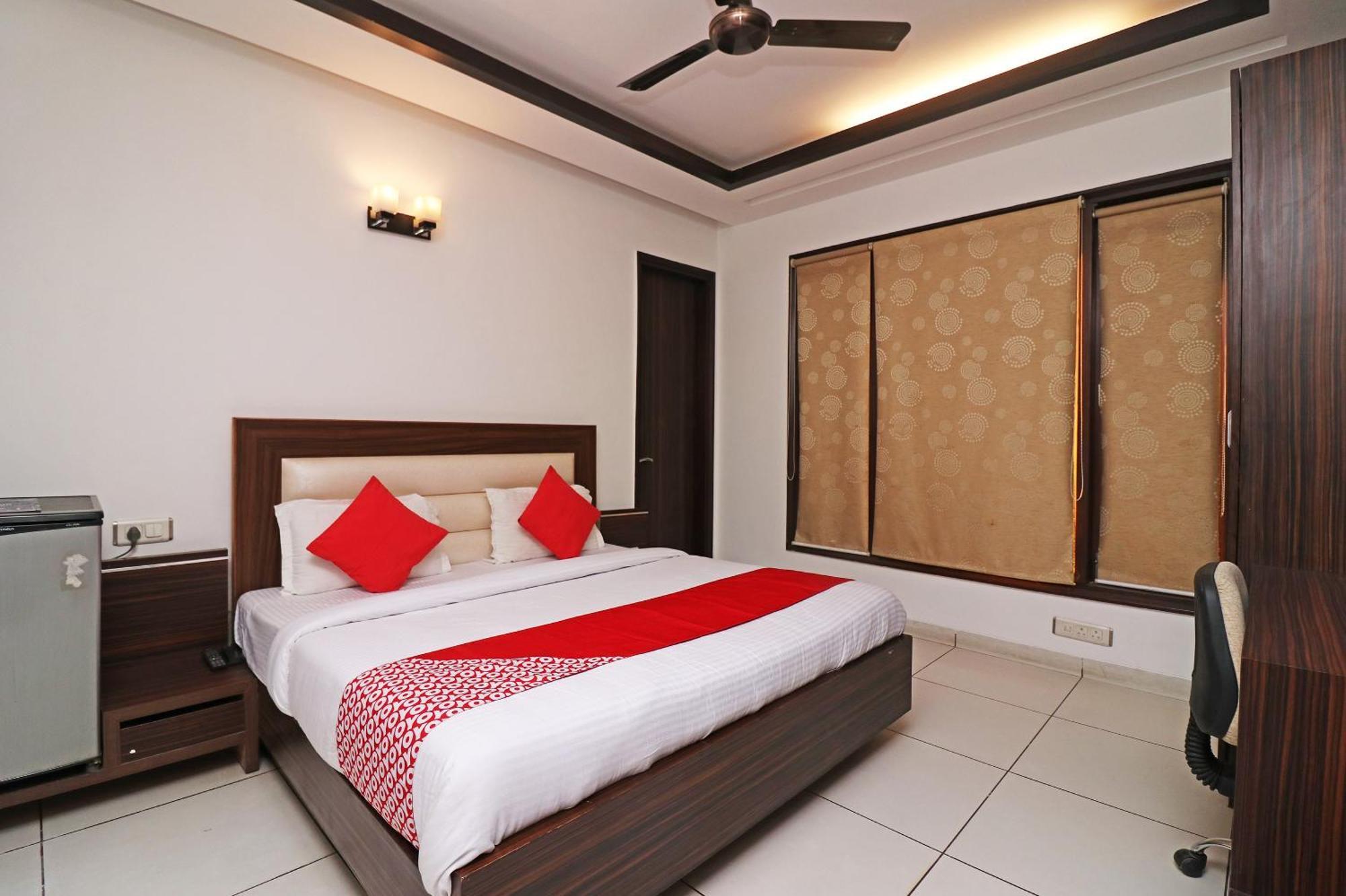 Wonderland Inn Near Aravali Biodiversity Park Gurgáon Kültér fotó